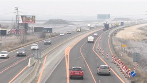 Vodiči sa sťažujú na diaľničný úsek pri Triblavine. Dopravnými obmedzeniami sa riadia zbytočne