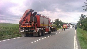 FOTO: Nehoda pod Šarišským hradom skomplikovala dopravu