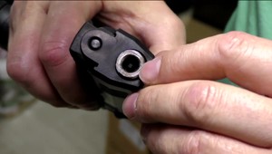 Biznis so zbraňami skončil pred súdom.  Putovať mali najmä do Česka a Francúzska