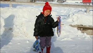 Malé dievčatko (4) prešlo samé 8 kilometrov cez les a hlboké záveje