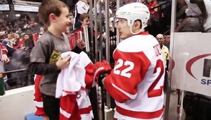 Nefalšovaná radosť malého fanúšika! Hádajte kto mu vyčaroval úsmev