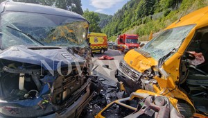 Zrážka dodávok si vyžiadala jeden život, zasahoval aj vrtuľník