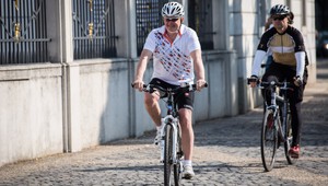 Prezident Kiska išiel do práce na bicykli