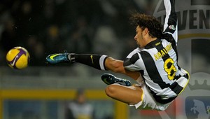 Frustrovaný fanúšik Juventusu predáva Amauriho cez eBay!
