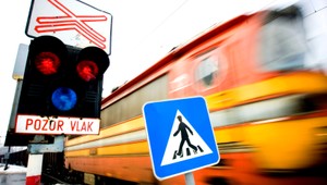 Vo vagóne smrdela chemická látka, okná sa nedali otvoriť