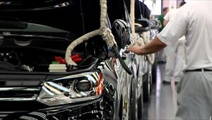 Nad automobilovým priemyslom sa zmráka. Problémy však neprichádzajú len zo zahraničia, ale aj zo Slovenska