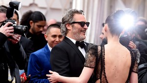 Ďalší hviezdny pár, ktorý tajil tehotenstvo poriadne dlho! Už to ale neskryjú!