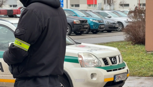 Ranná razia odhalila vrecia plné sušenej marihuany. Pomáhal aj pes Jimmy