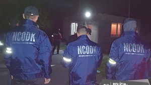 Zadržali internetového podvodníka, ktorý pripravil ľudí o celé majetky