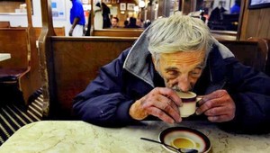 Neapolská tradícia na Slovensku. Jednu kávu vypiješ, za dve platíš