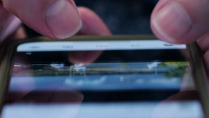 Polícia vyšetruje 12-ročného chlapca za vyhrážky na internete