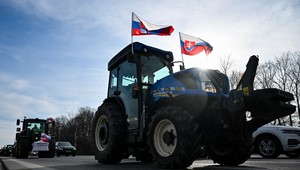 Mnohým farmárom hrozí bankrot. Minister sa vyjadril k meškajúcim dotáciám