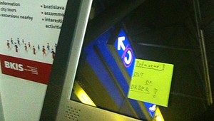 tvojenoviny: Takto víta cestujúcich bratislavské letisko