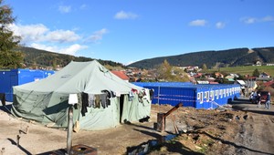 Unimobunky v Telgárte majú, nasťahovať sa do nich ale nemôžu. Ľudia po požiari ostávajú v stanoch