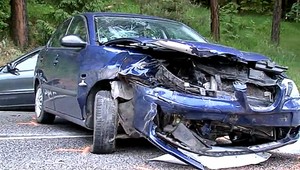 Na Spiši havarovali čelne dve autá. Zákrutu miestni považujú za nebezpečnú