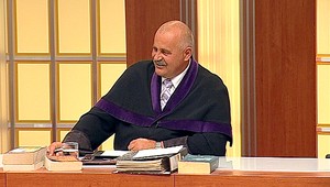 Jaroslav Penc ako sudca Richter. Takto sa zabáva počas nakrúcania