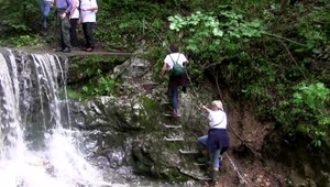 V Čertovej doline, ktorou unikal zbojník Surovec pred pandúrmi, otvorili turistickú atrakciu - novú ferratu