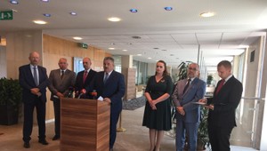 Tripartita nedospela k zhode na výške minimálnej mzdy. Návrh ministra práce na 580€ sa nepáči odborárom ani zamestnávateľom