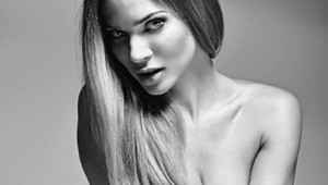 Verešová komplet nahá! V kalendári nemá zahalené ani najintímnejšie miesta!