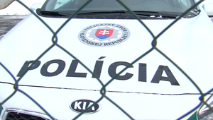 Mužovi sa vyhrážali brutálnym násilím a zabitím, ak im nekúpi mobil