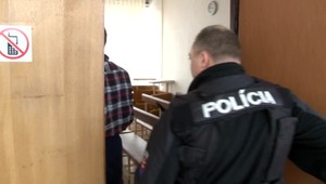 Kuriózna vlámačka! Zlodej sa najedol, opral bielizeň a potom si pospal