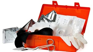 Obsah autolekárničiek. Slovenskí a českí záchranári sa nezhodnú