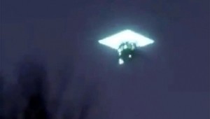 VIDEO: Muž tvrdí, že nakrútil prechod UFO do inej dimenzie