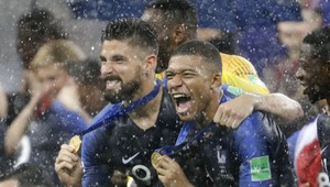 Neskutočná štedrosť 19-ročnej futbalovej hviezdy. Mbappé daruje charite celý honorár z majstrovstiev