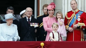 Kráľovská rodina pokope. Najviac vynikala Kate