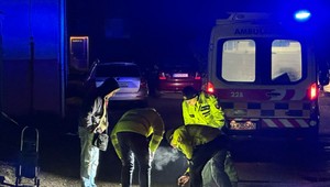 Šokujúci nález medzi garážami: Ženu zrazil vodič, ktorý z miesta činu ušiel