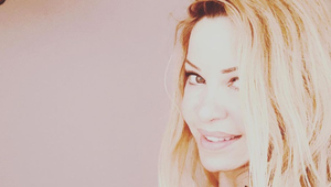 Varovanie kedysi krásnej hviezdy! Do smrti si musí dávať botox, bez neho sa nedokáže ani napiť!