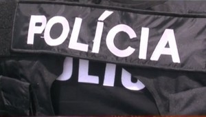 NAKA zadržala mužov, ktorých spájajú s neonacizmom. Jeden z nich kandidoval za ĽSNS