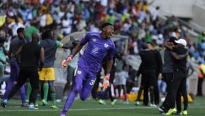 Tak to už áno! Vyrovnávajúci gól brankára nožničkami v 96. minúte!