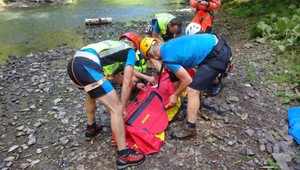 Chlapec (7) sa pošmykol na túre. Padal 30 metrov do Hornádu