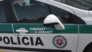 Dvaja na mol opití kamaráti šoférovali to isté auto. Skončili v policajnej cele