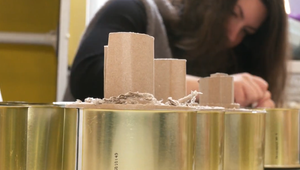 Sviečky plné nádeje: Mladí pomáhajú deťom na Ukrajine