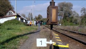 Železničiara zrazil nákladný vlak. Jeho manželka so závermi vyšetrovania nesúhlasí