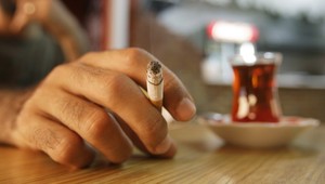Ak sa chystáte do baru či reštaurácie v Rakúsku, pozor: Zapálenie cigarety vás môže vyjsť draho