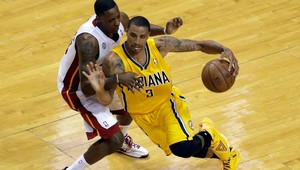 NBA: LeBron zachránil Miami, víťazný vstup Heat