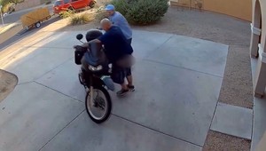 Krádež ako z grotesky: Zlodeji utiekli s holým zadkom