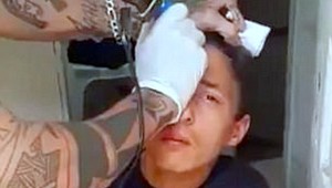 VIDEO: Chlapec kradol, za trest mu hanlivo potetovali čelo