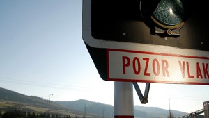 Počasie na východe nehýbe len stromami, ale aj cestovným poriadkom. Týmito úsekmi vlaky neprejdú