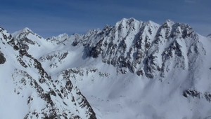 Horská služba upozorňuje turistov, aby nechodili do hôr. Hrozí spustenie lavíny
