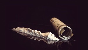 Drogy v krvi a zákaz šoférovania nezabránili vodičovi sadnúť za volant. Spolujazdec bol na tom rovnako