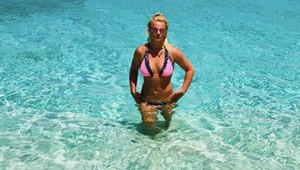 Otec Britney tvrdí, že speváčka je nesvojprávna a šialená. FOTKY ale hovoria niečo iné