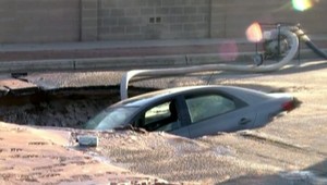 Narkomanka ukradla auto. Potom sa pod ním doslova prepadla zem