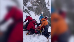 Lavínové nebezpečenstvo rastie. Horskí záchranári apelujú na opatrnosť