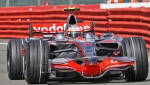 VC v Silverstone odštartuje z pole position Kovalainen