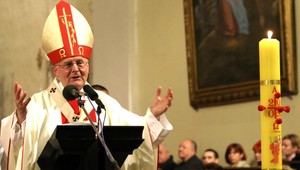 Arcibiskup Sokol poslal milióny združeniu synovca