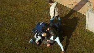 Muž, ktorý zaútočil mačetou v Rajke na plynárov je na slobode